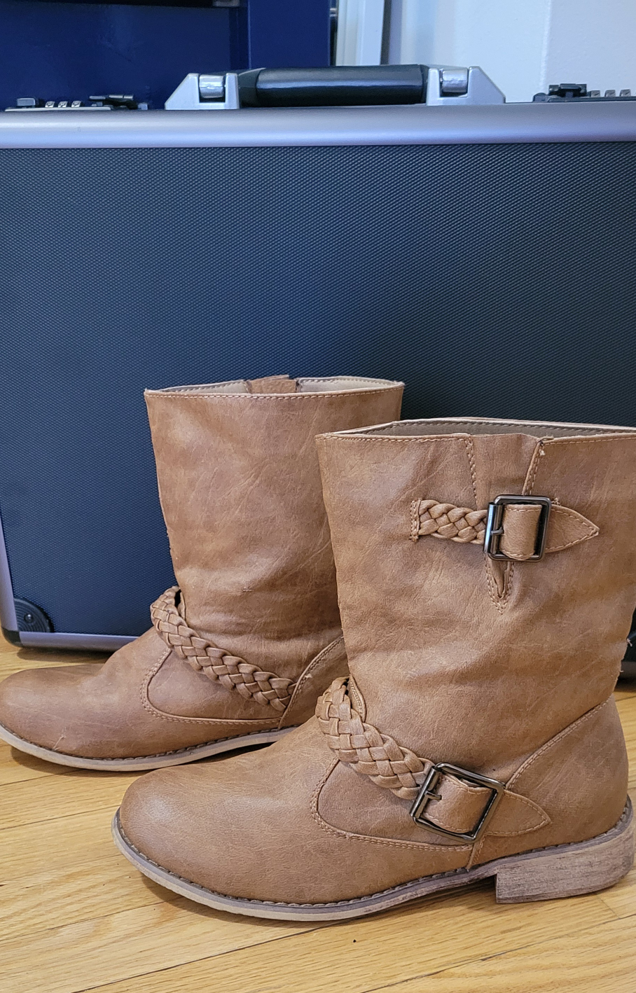 🧡 Slightly used ladies shoes image indicator(9)