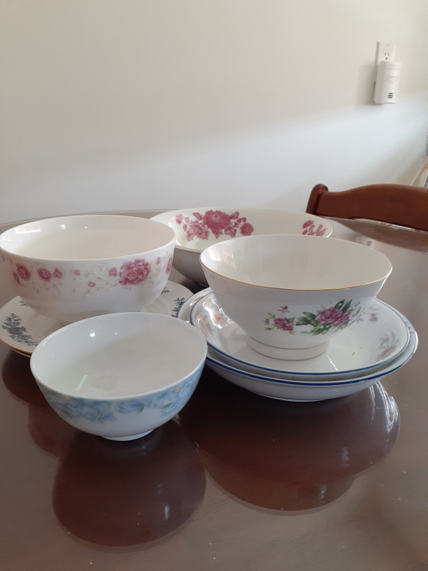 Lot of Assorted Bowls and Plates image indicator(4)