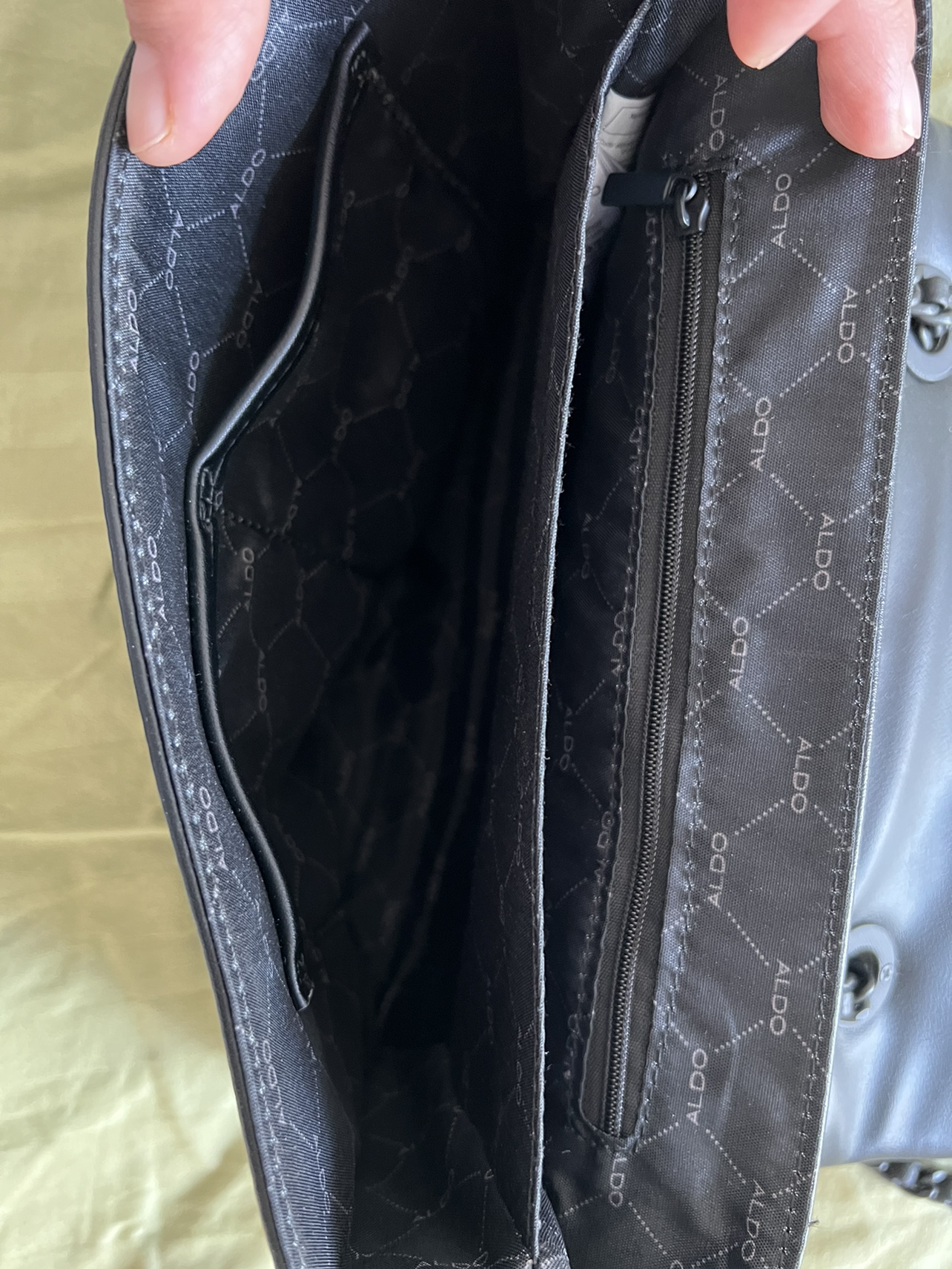 ⚽️ Black Aldo Bag ⚽️ image indicator(3)