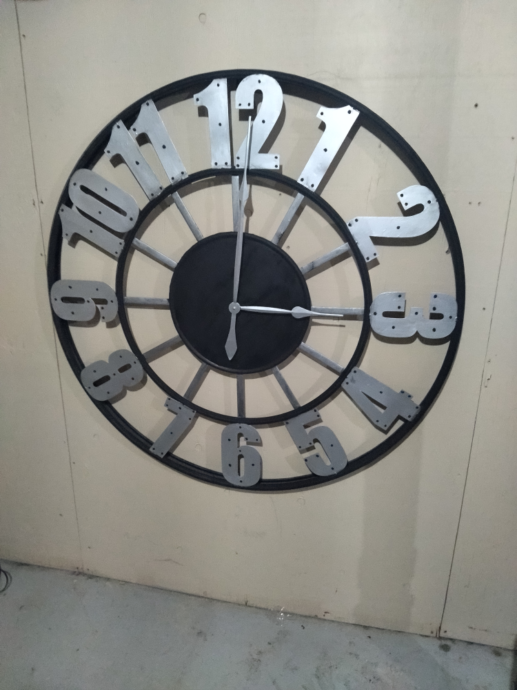 giant Wall clock