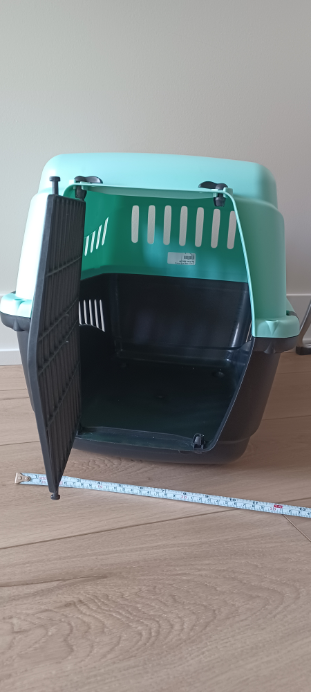 cat carrier used only 2x - photo 2
