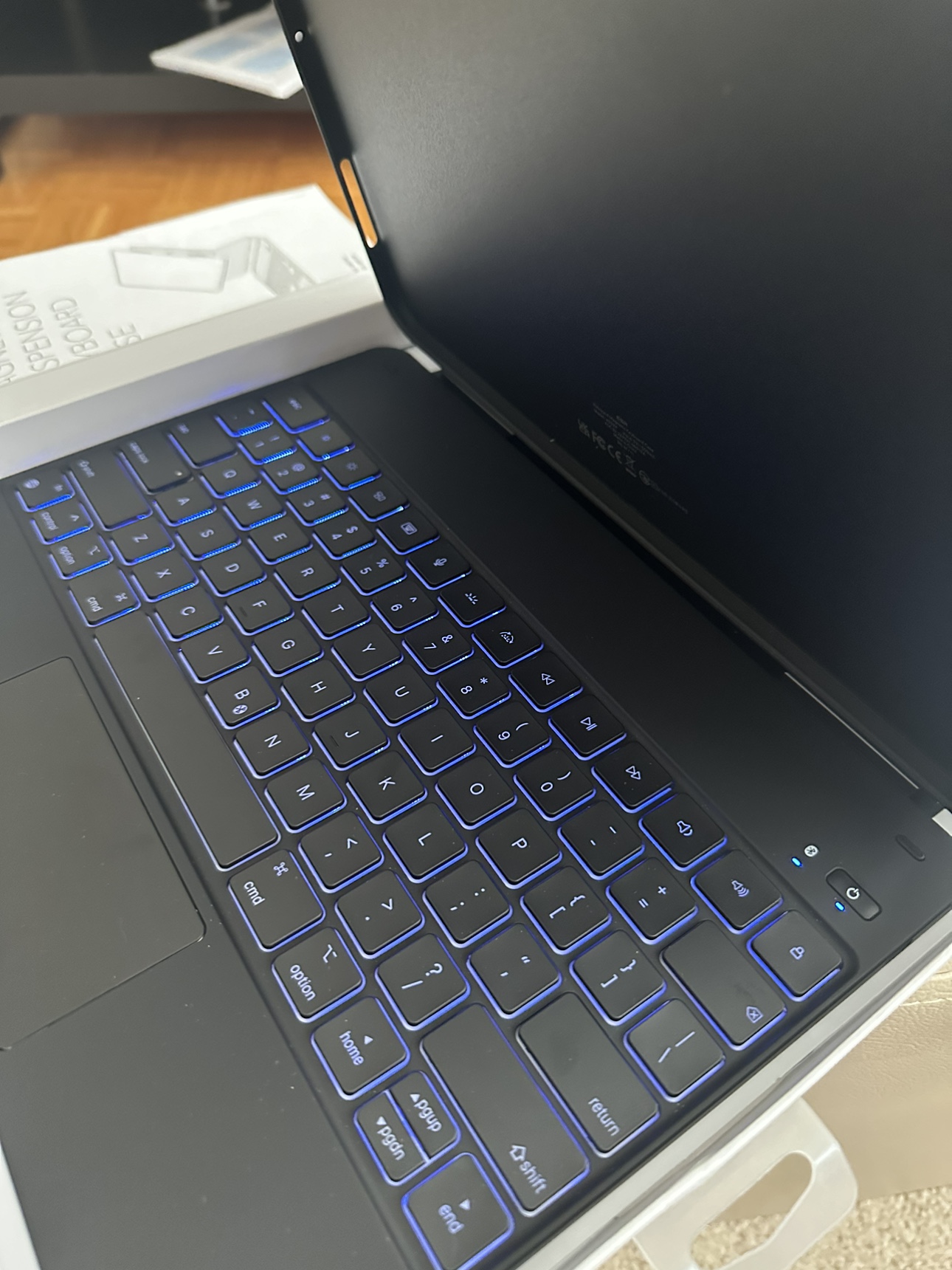 iPad Pro 13” (2024) Rebound Magnetic Keyboard Case 360 image indicator(7)