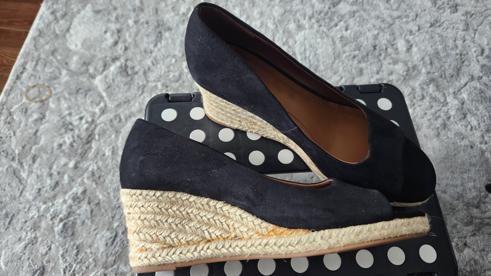 Size 7 shoes #freecycle image indicator(2)