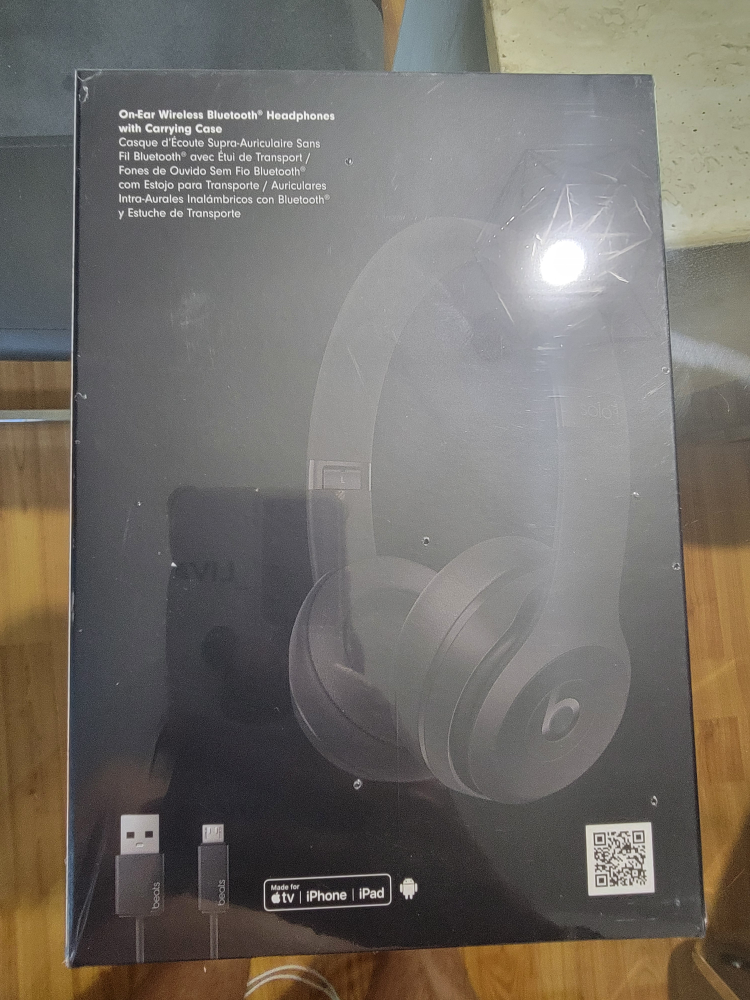 brand new beats solo 3 , headphones image indicator(2)