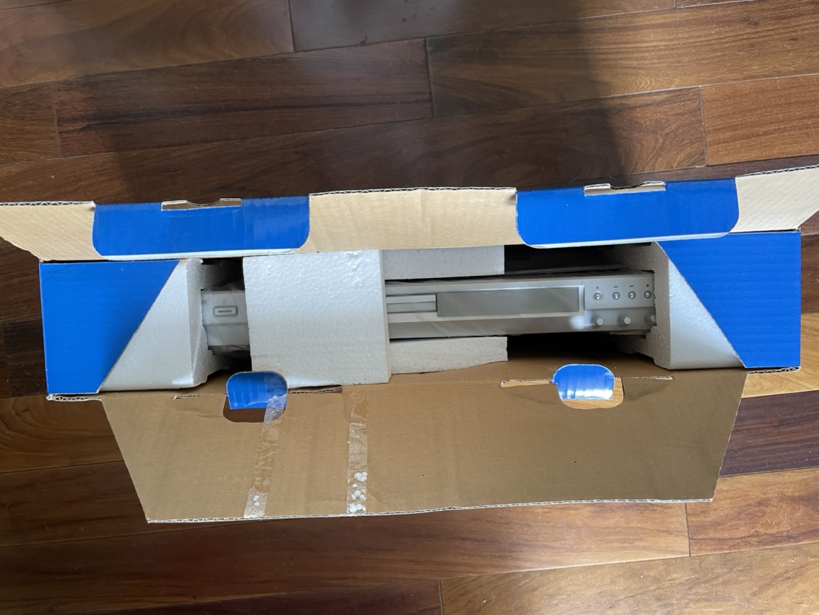 Magnasonic region 1 DVD/VCD/CD/ MP3 player with remote control image indicator(4)