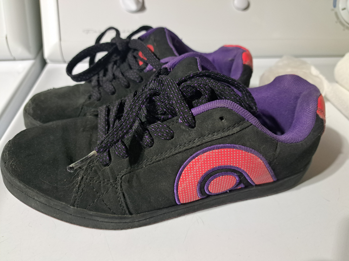 Kids Shoes Free 6-8 youth #freecycle - photo 2