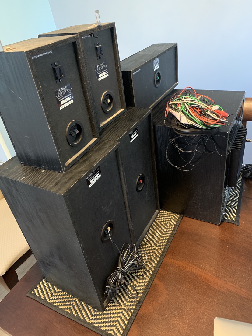 Speakers and hoofer and remote