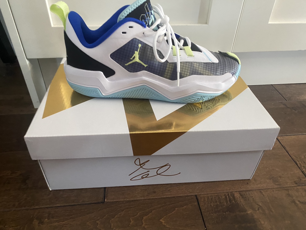 Air Jordan - photo 4
