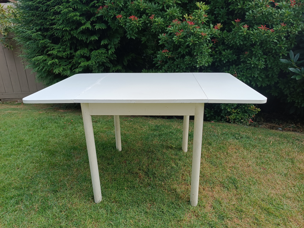 White Drop Leaf Table #freecycle 🆓