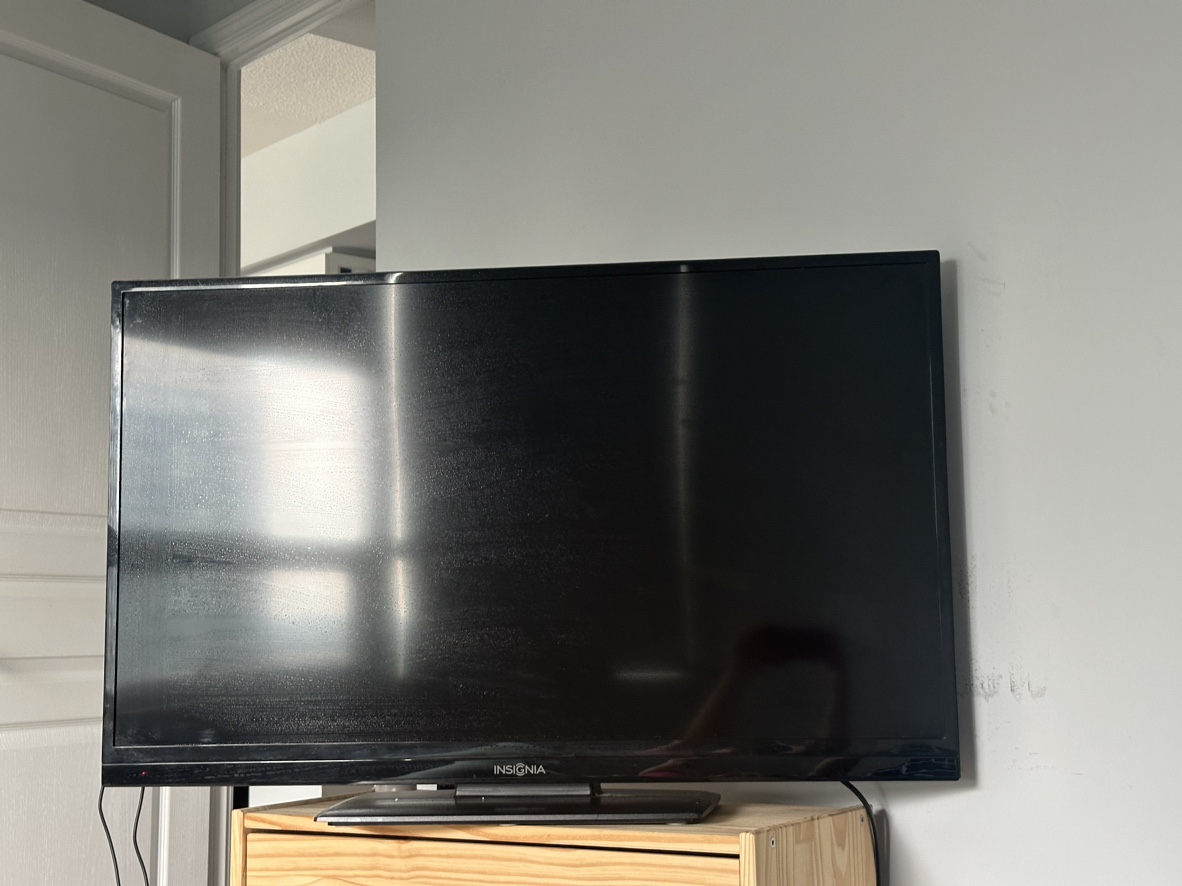 Insignia TV 40 inches