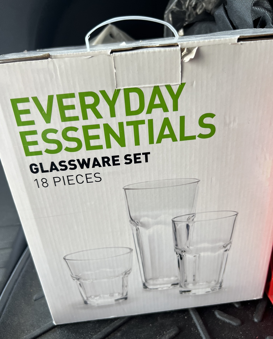 18 piece glassware set brand new