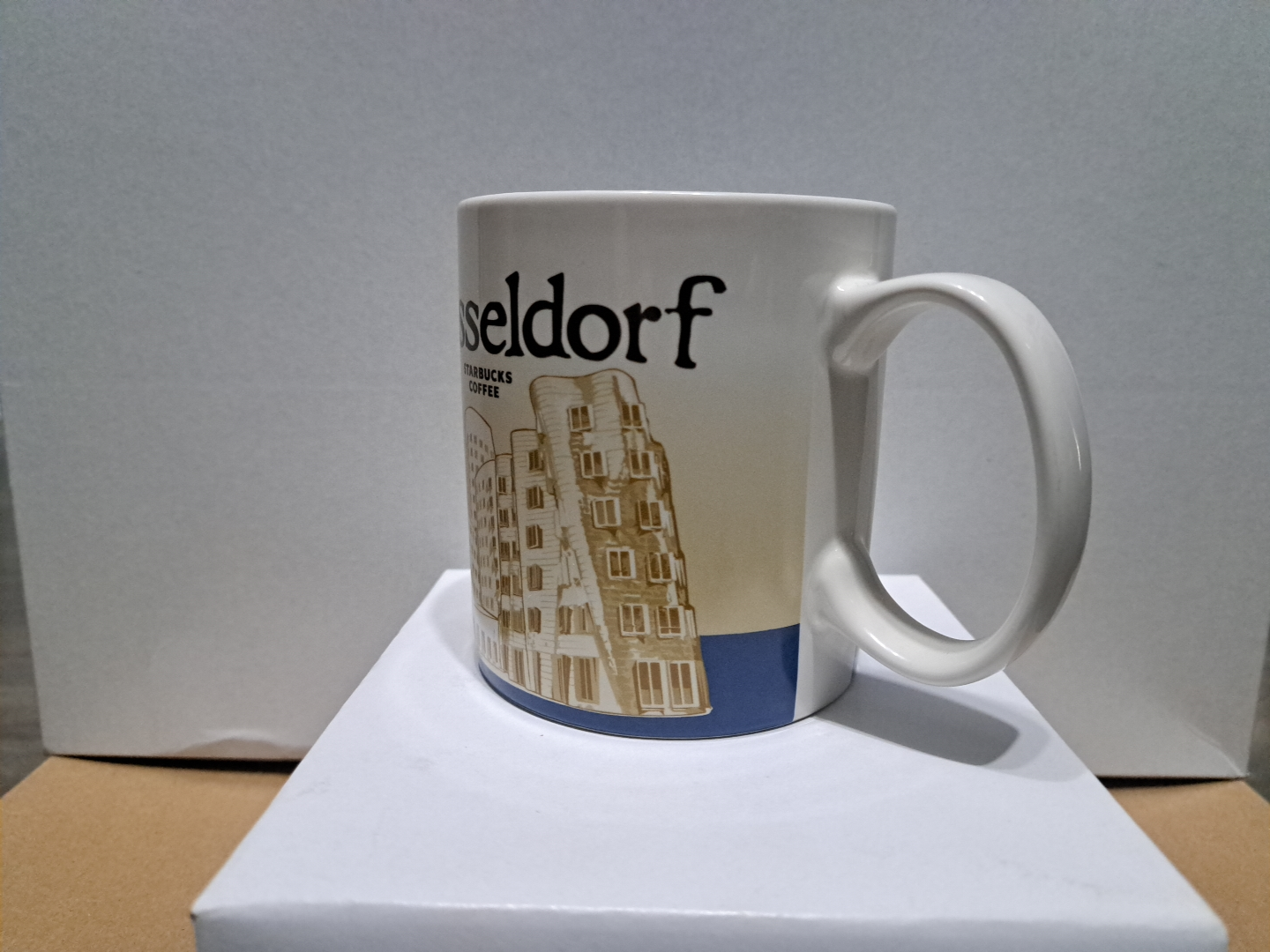 Starbucks Dusseldorf  Collectors Mug - photo 2