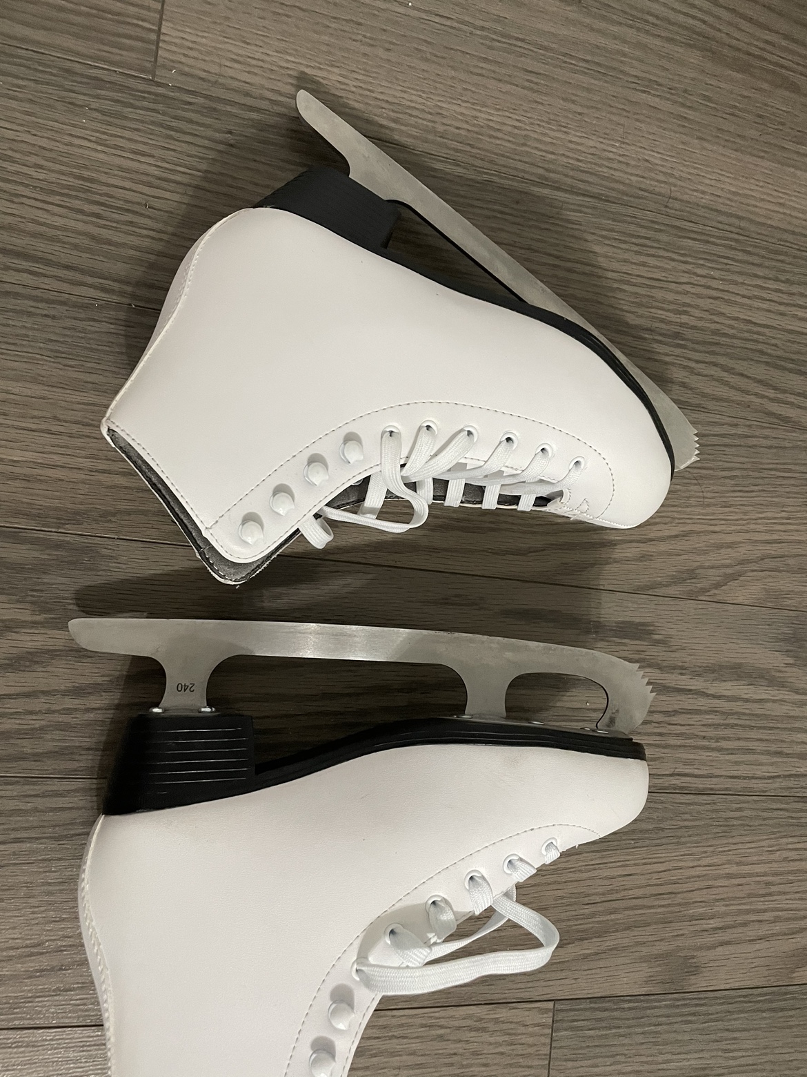 Women size 7 Ice skates #freecycle - photo 2