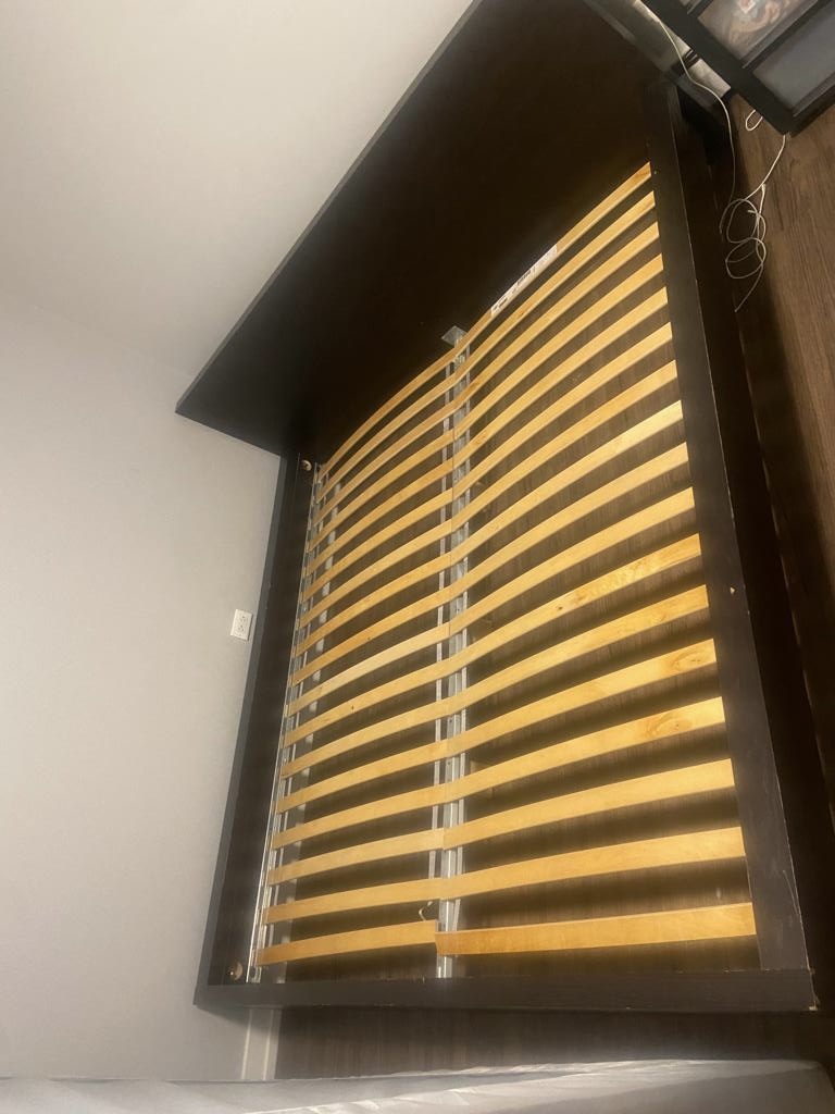 Bed frame (king size)