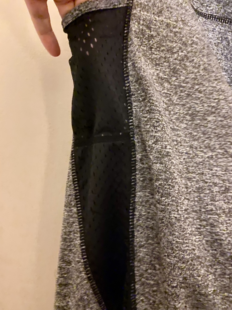 🆕Women’s plus grey leggings with pockets size 3X image indicator(9)