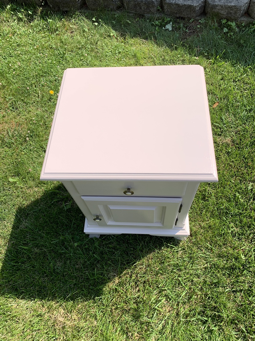 Cute Vintage Side Table - photo 2