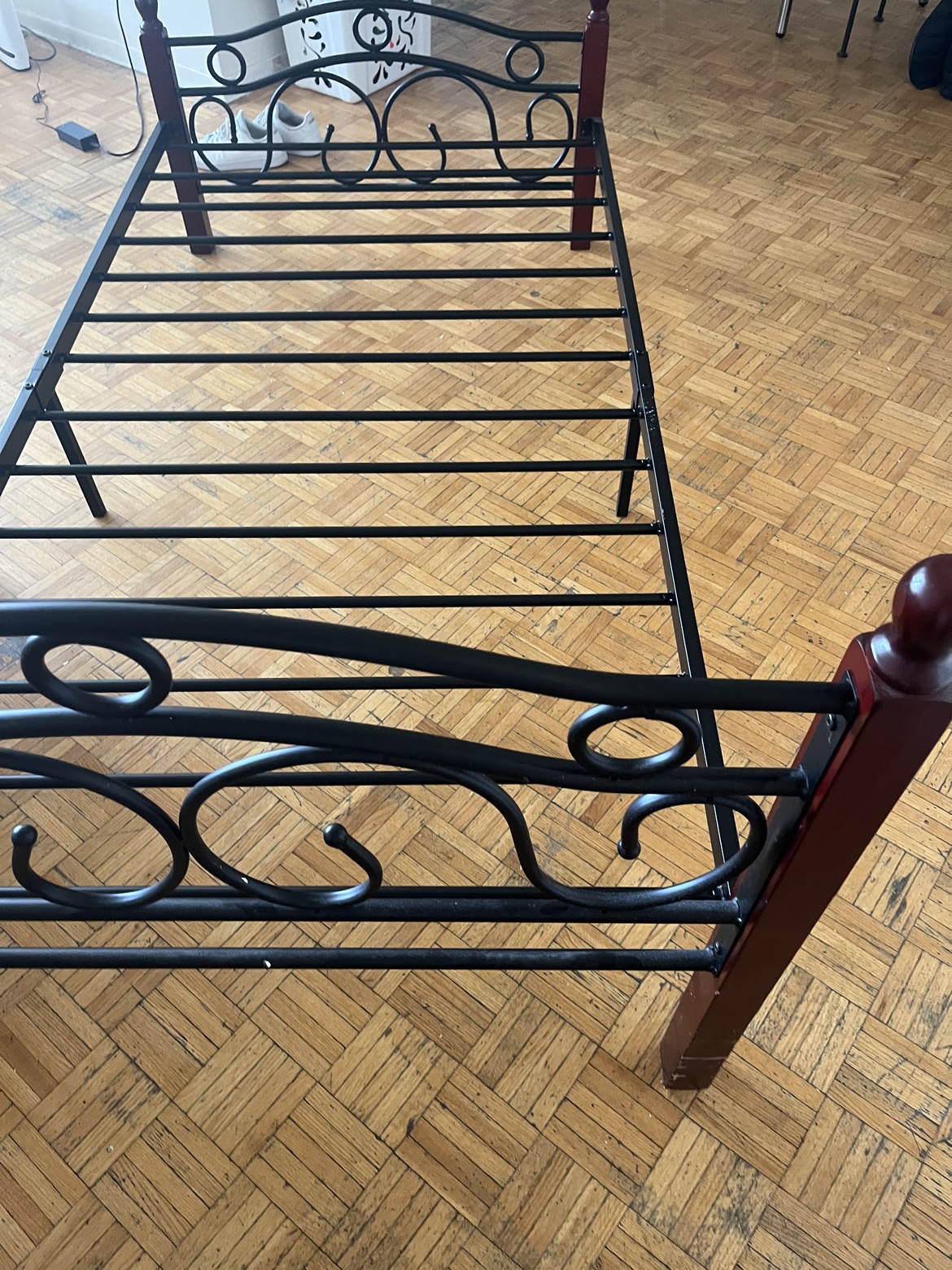 (DELIVERY AVAILABLE) Twin Size Bes image indicator(3)