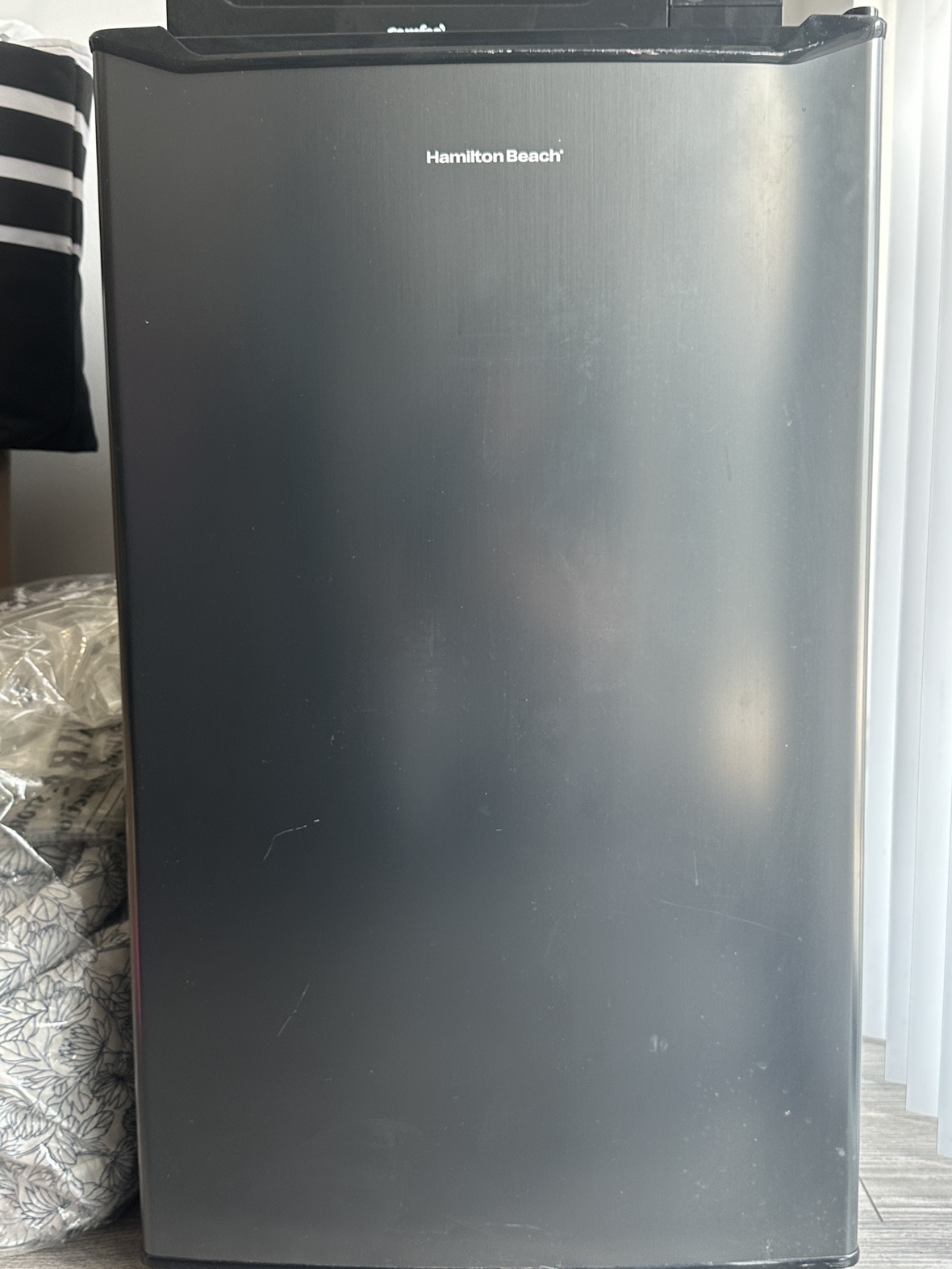 Hamilton Beach Compact Refrigerator - photo 4