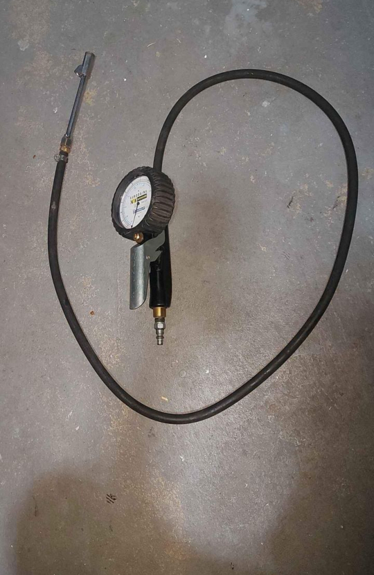 Original Michelin 5″ Dial Type Gauge with Rubber Protection thumbnail