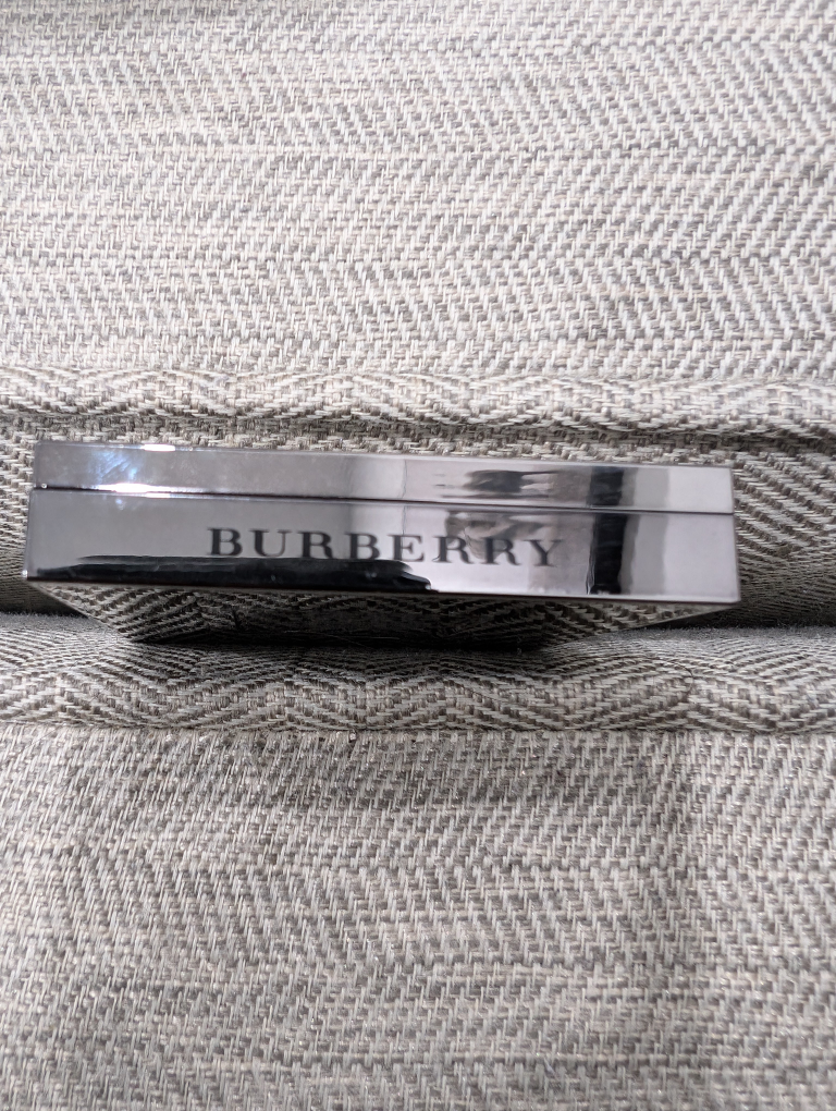 Burberry mirror/bronzer image indicator(4)