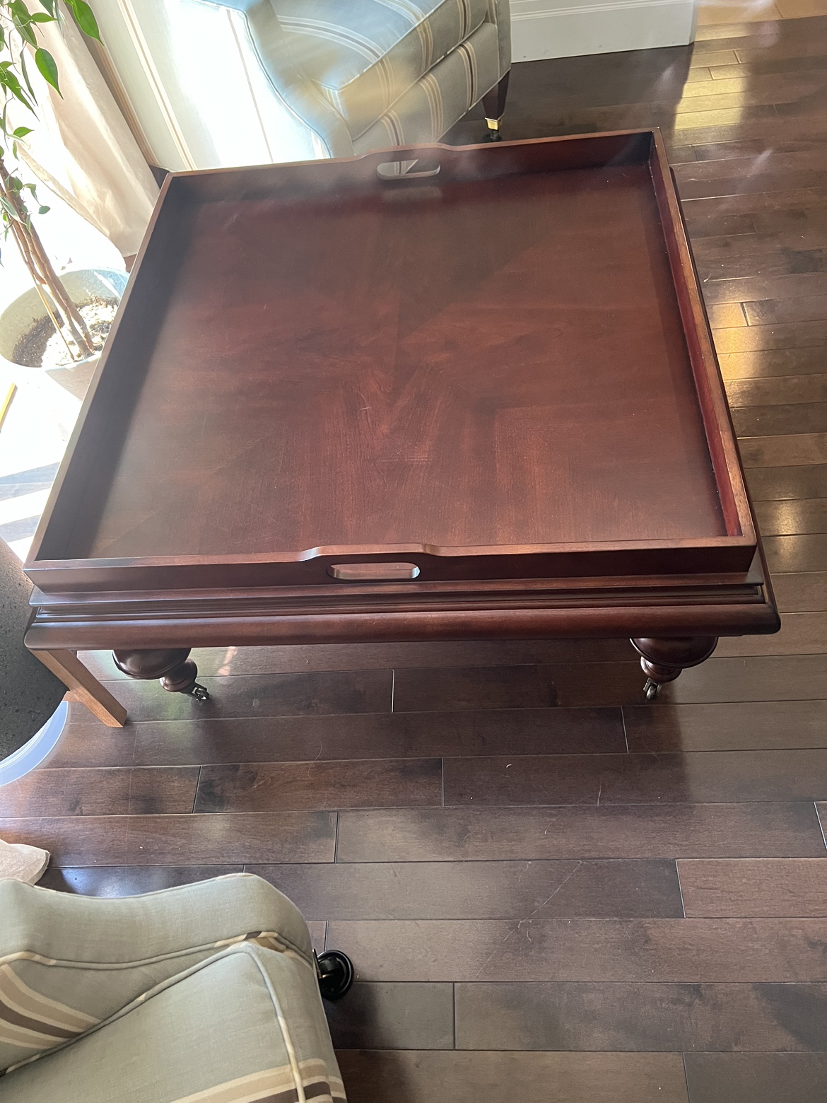 Large Beautiful Coffee Table - photo 4