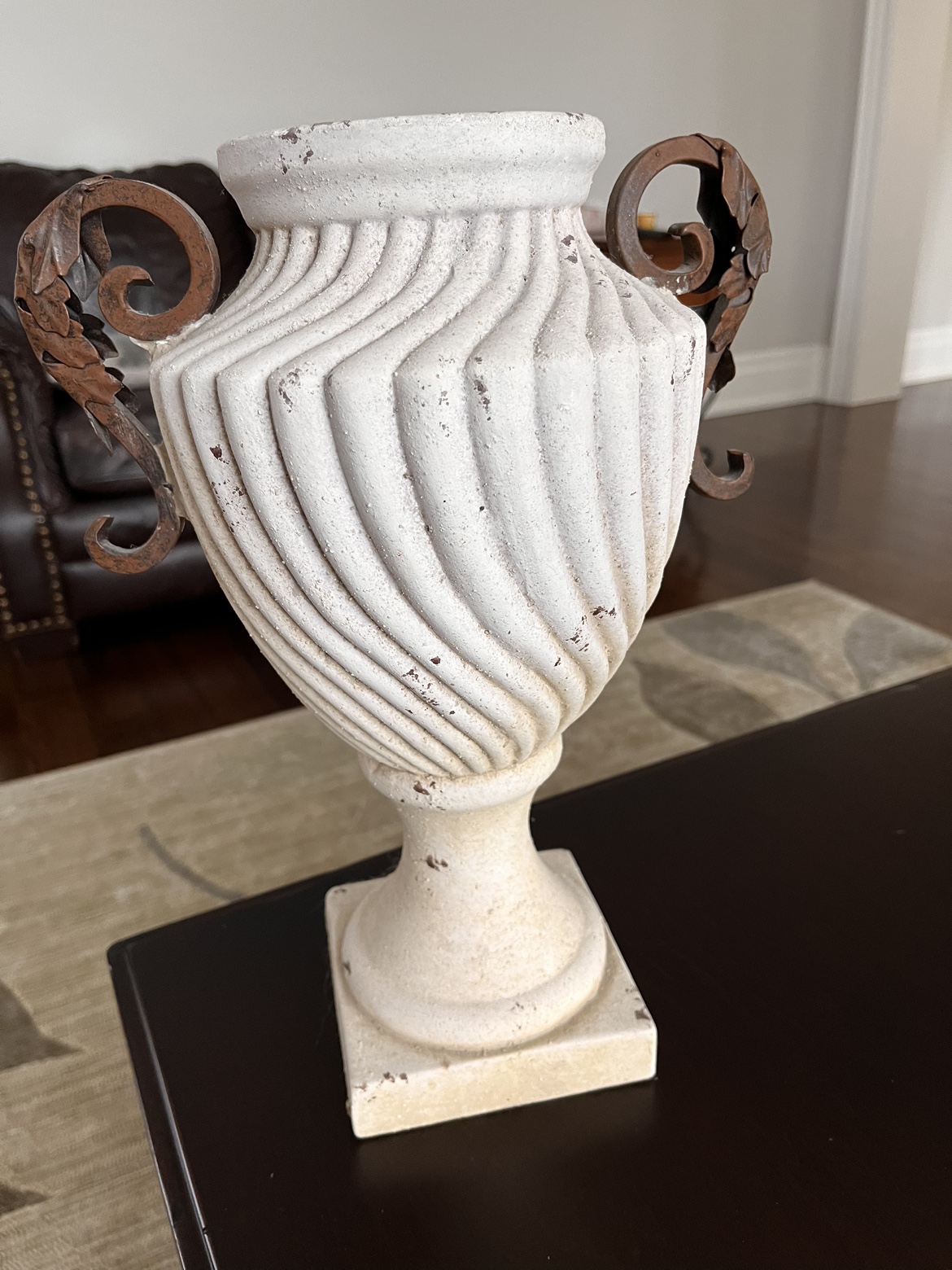 Decorative concrete vase thumbnail