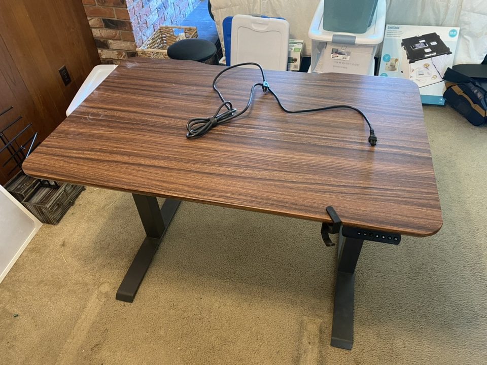 Vari Brand 4 ft Electric Desk PLZ READ DESCRIPTION - photo 2