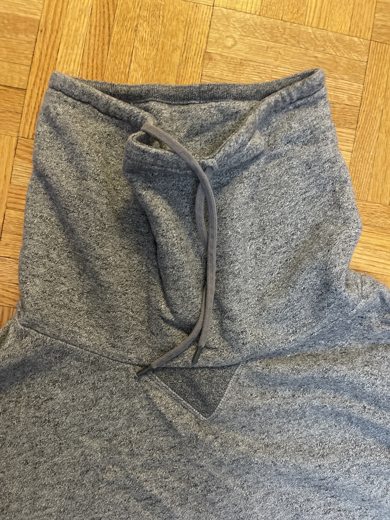 Men’s Guess sweater image indicator(4)