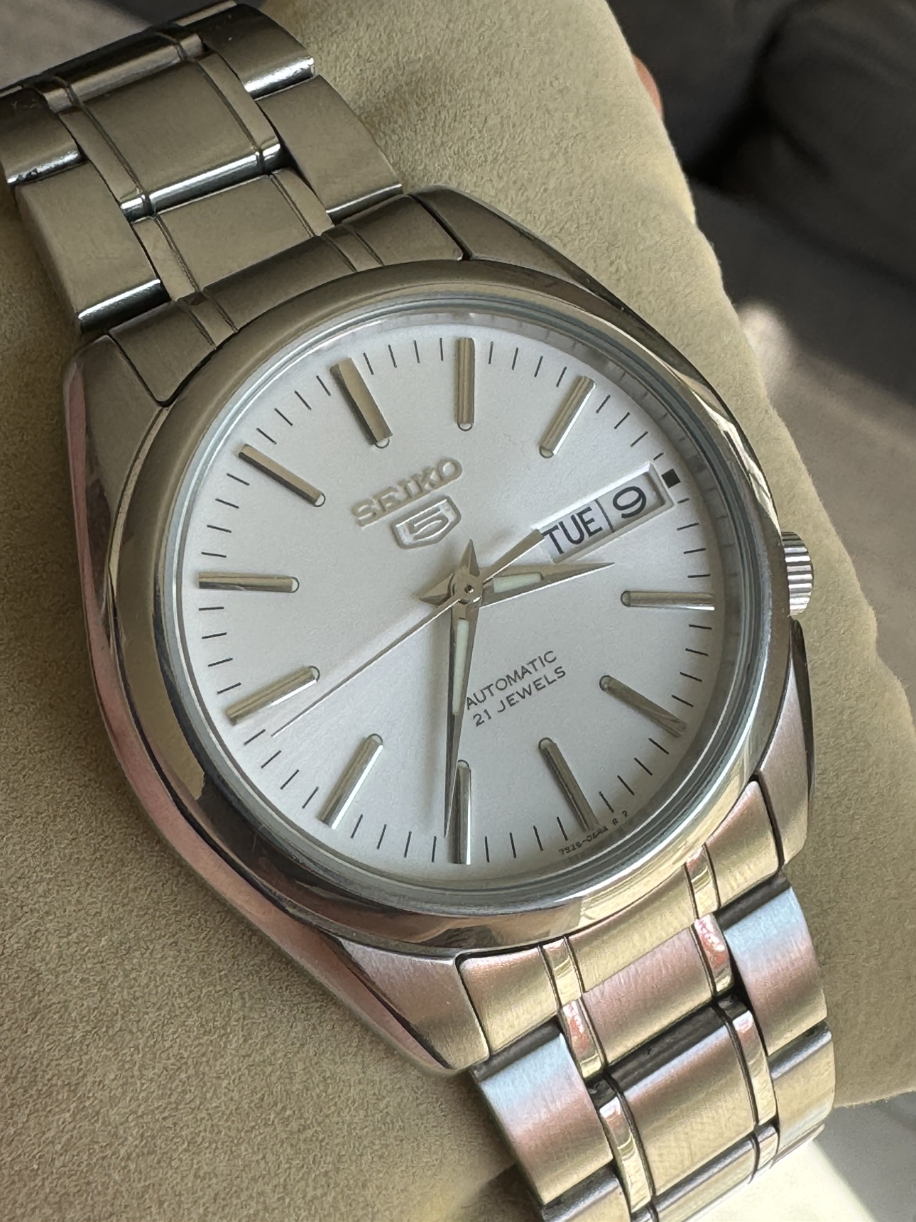 Seiko 5 Silver Dial 37mm Automatic Watch 7s26 thumbnail
