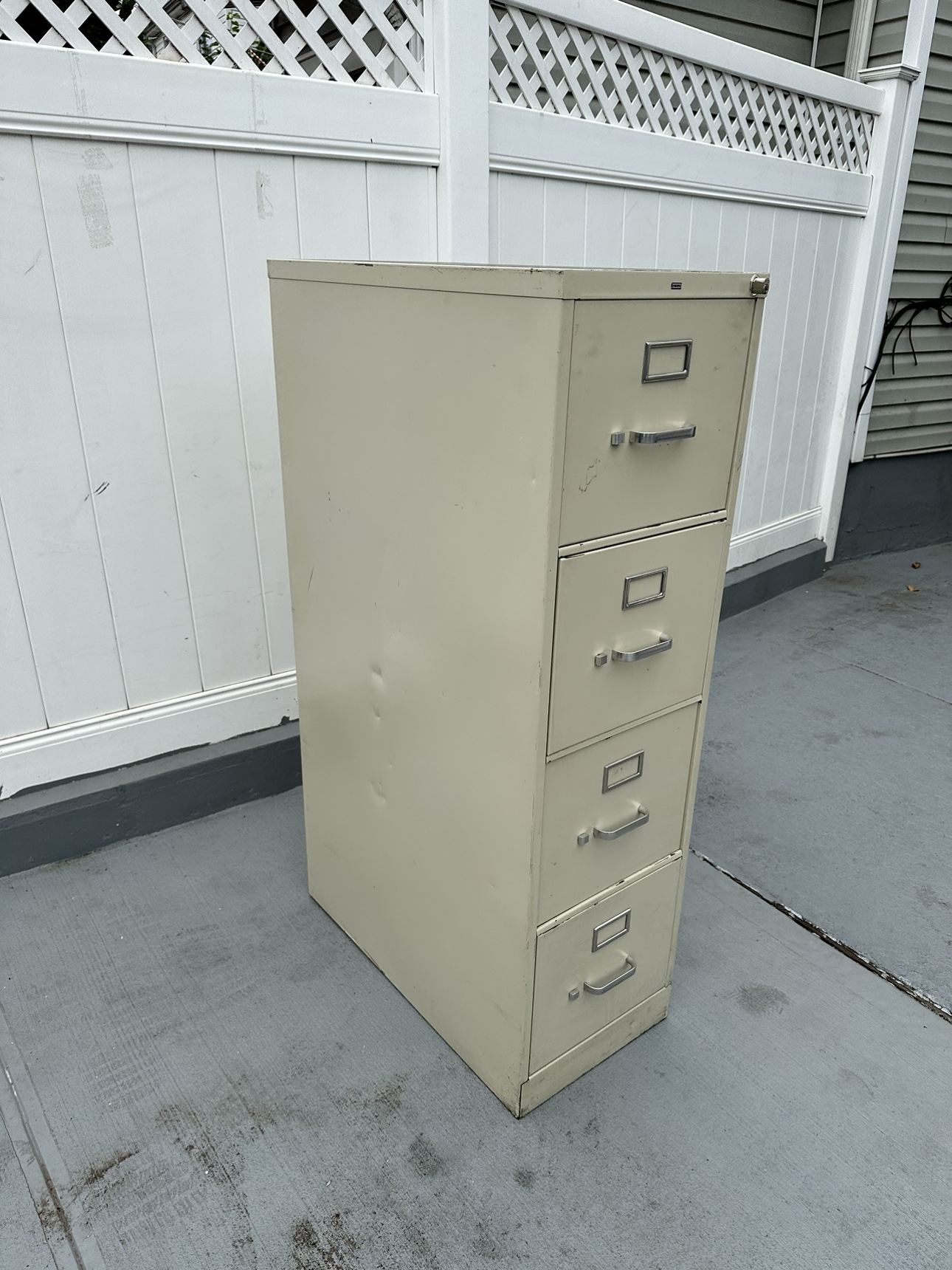 4 draw metal cabinet - photo 2