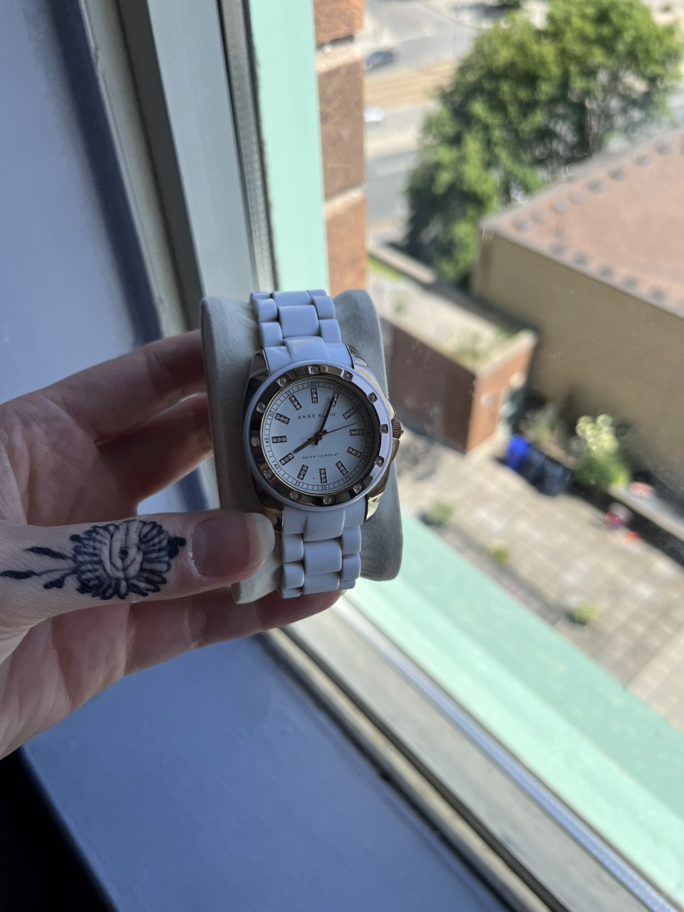 Anne Klein watch image indicator(4)