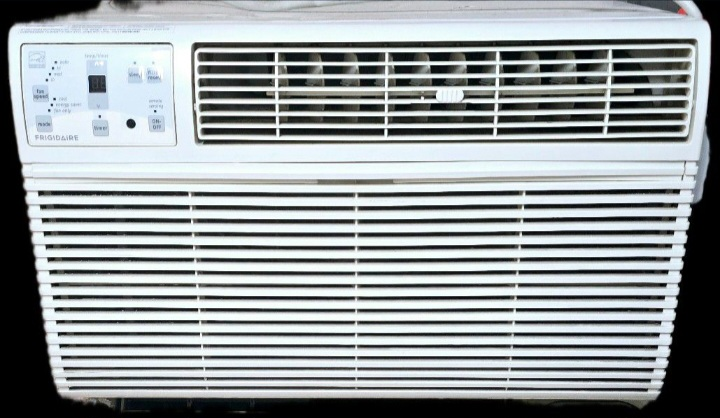 Frigidaire 14,000 Btu Air Conditioner thumbnail