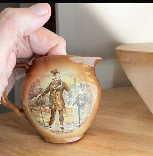 Vintage Lancaster Sandland 3.5" Creamer Oliver Twist Hanley image indicator(8)