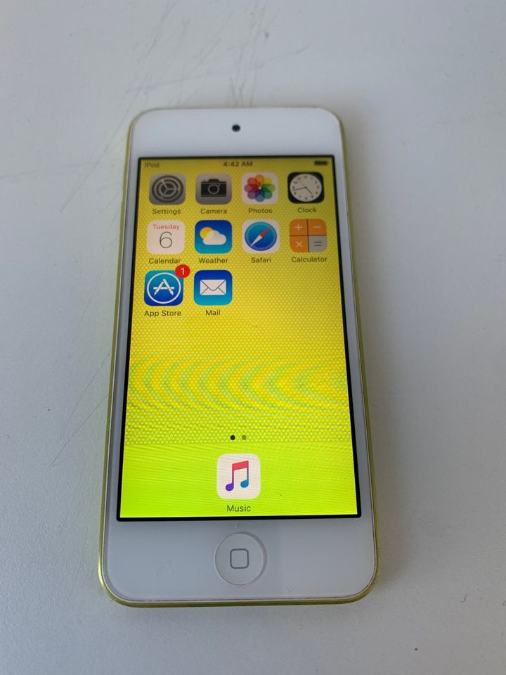 iPod model A1421 (2012) 5th generation - photo 2