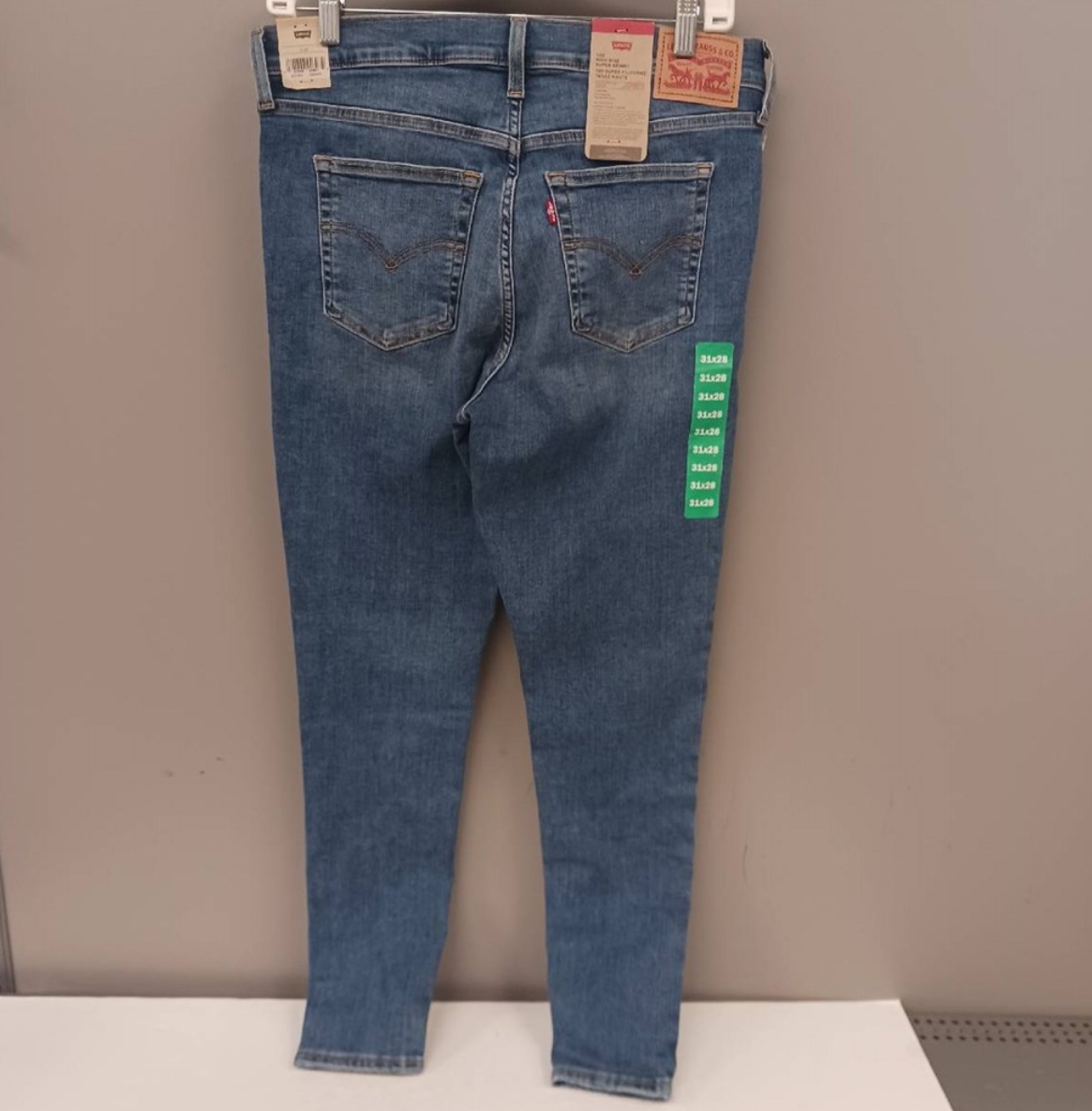 Women’s Levi’s Jeans thumbnail