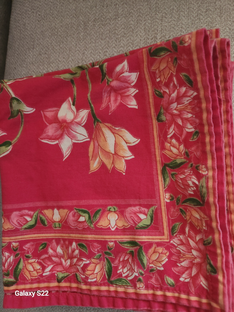 Floral Cotton Napkins image indicator(2)