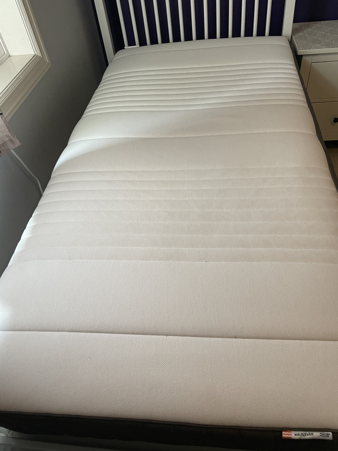 Twin bed and mattress - photo 3