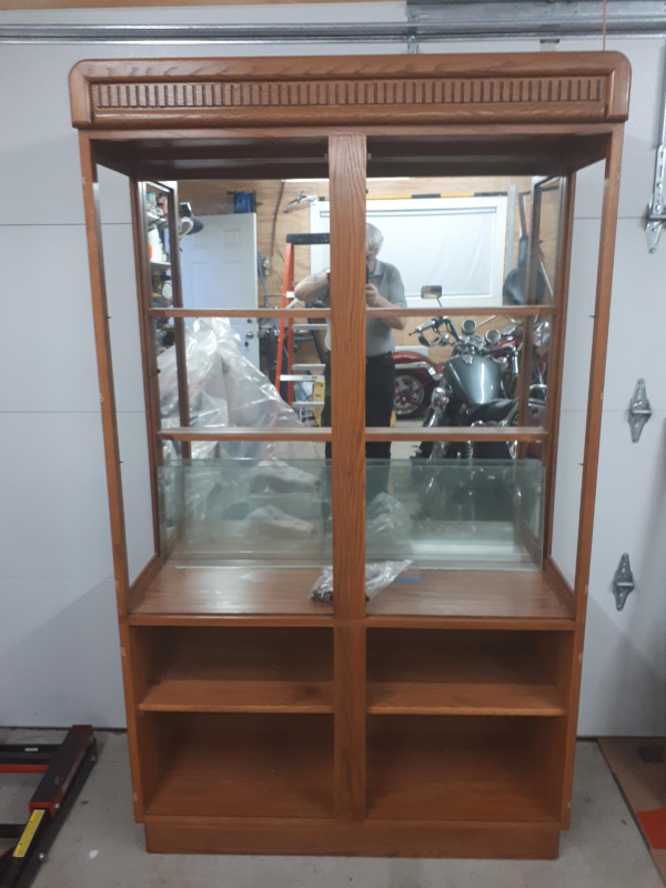 Free Display Cabinet - photo 2