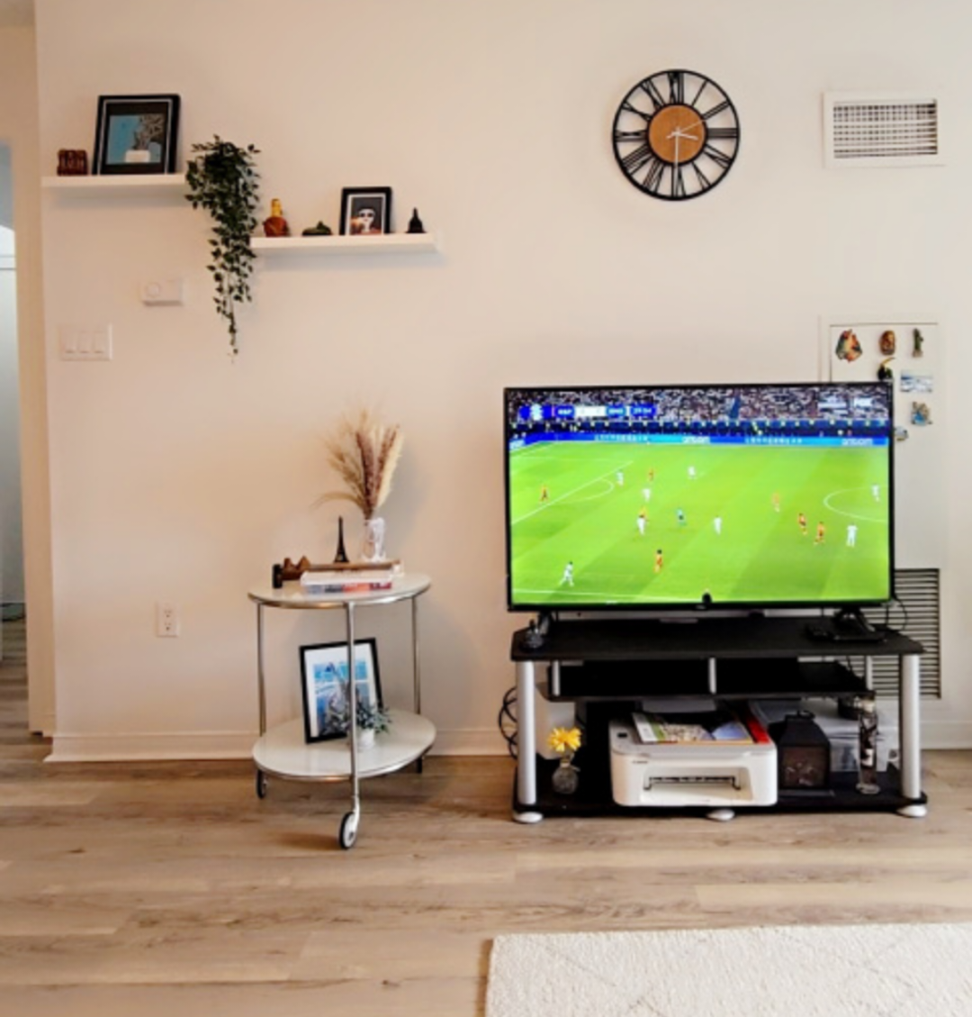 Wooden Tv shelf thumbnail