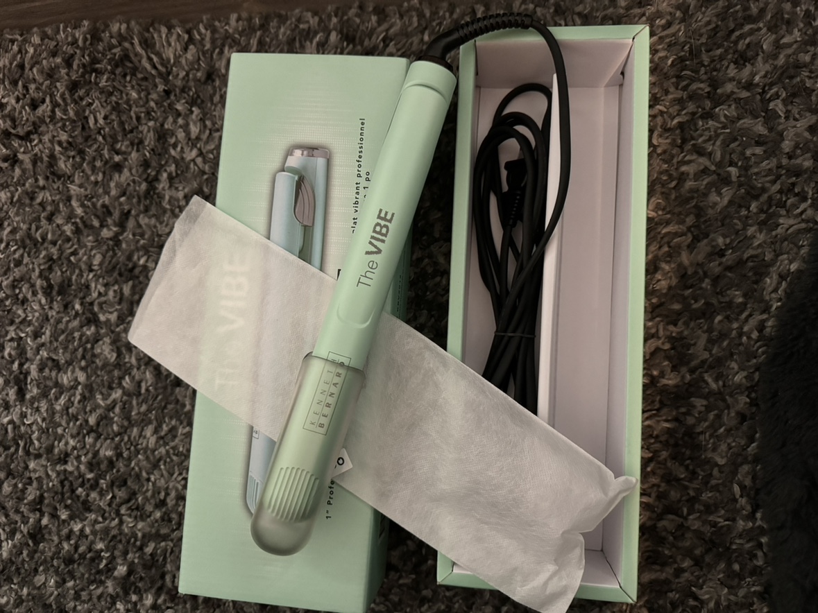 Kenneth Bernard The Vibe straightener new!