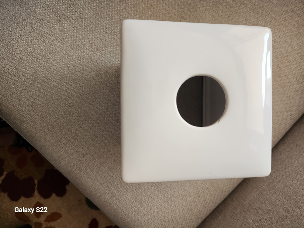 DKNY Tissue Box Cover image indicator(2)