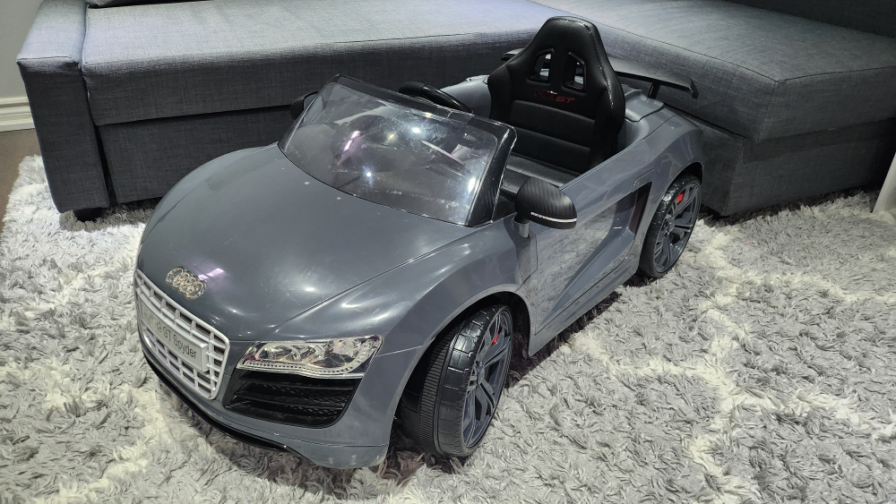 Kid Trax Ride-on Audi R8 GT Spyder Car thumbnail