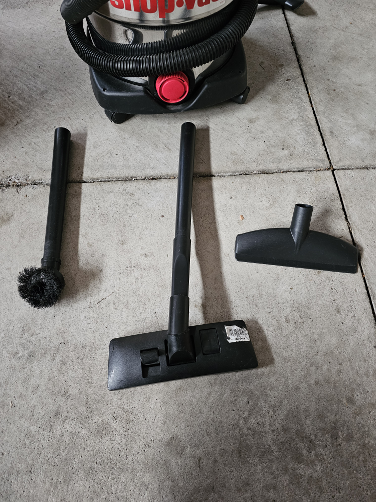 Shop-Vac 12 gallons 6-hp Wet/Dry Vacuum image indicator(2)