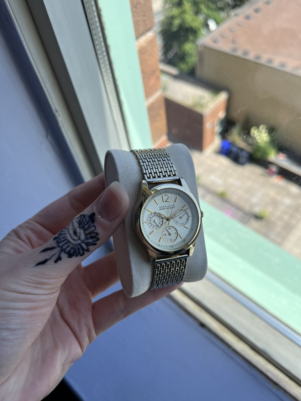 Anne Klein image indicator(5)