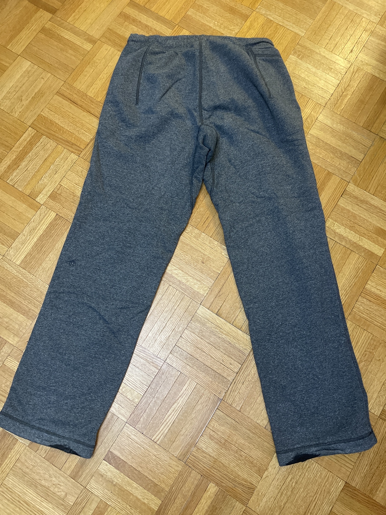 Men’s Lululemon image indicator(3)