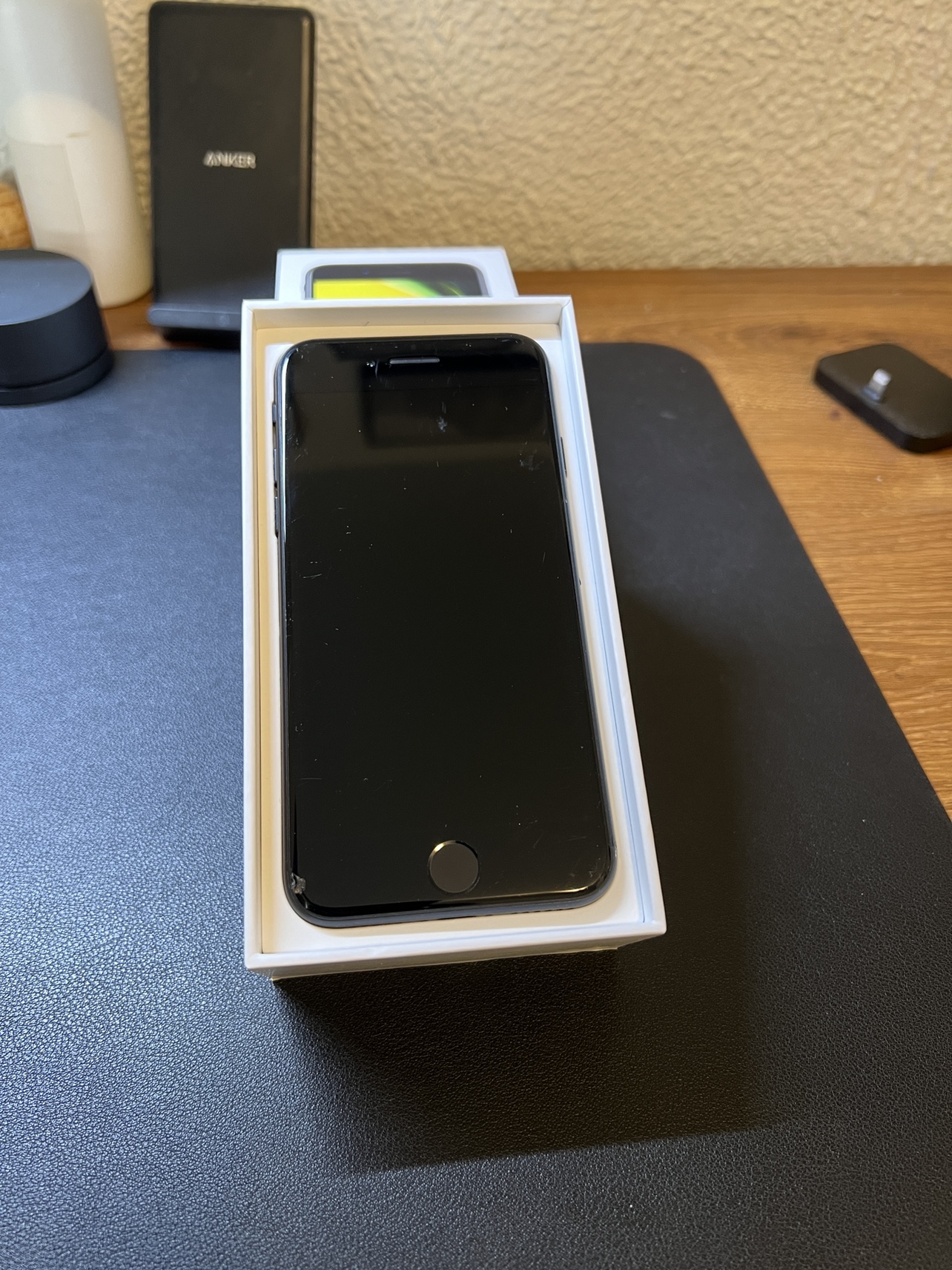 iPhone SE 128GB Black Unlocked - photo 3