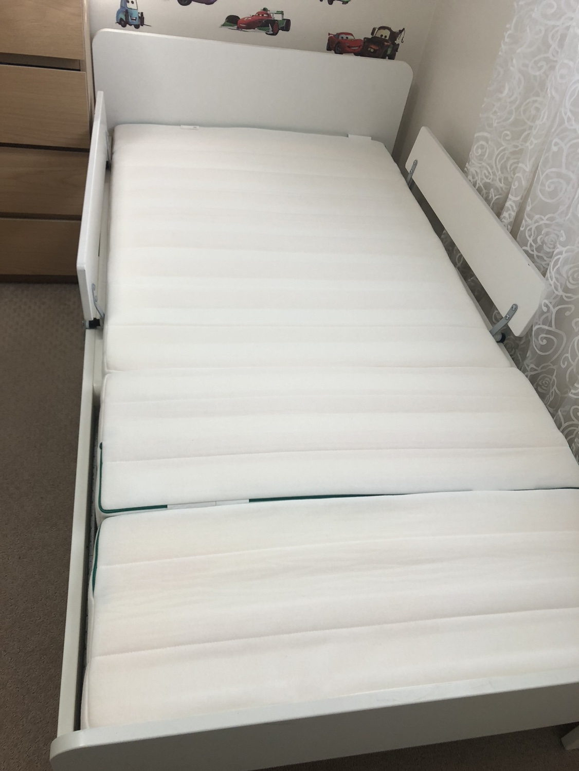 Kids adjustable twin bed