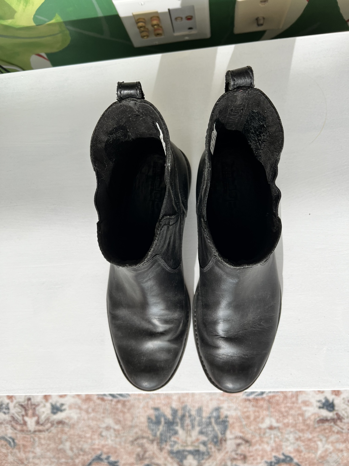 Leather Chelsea Boots image indicator(6)