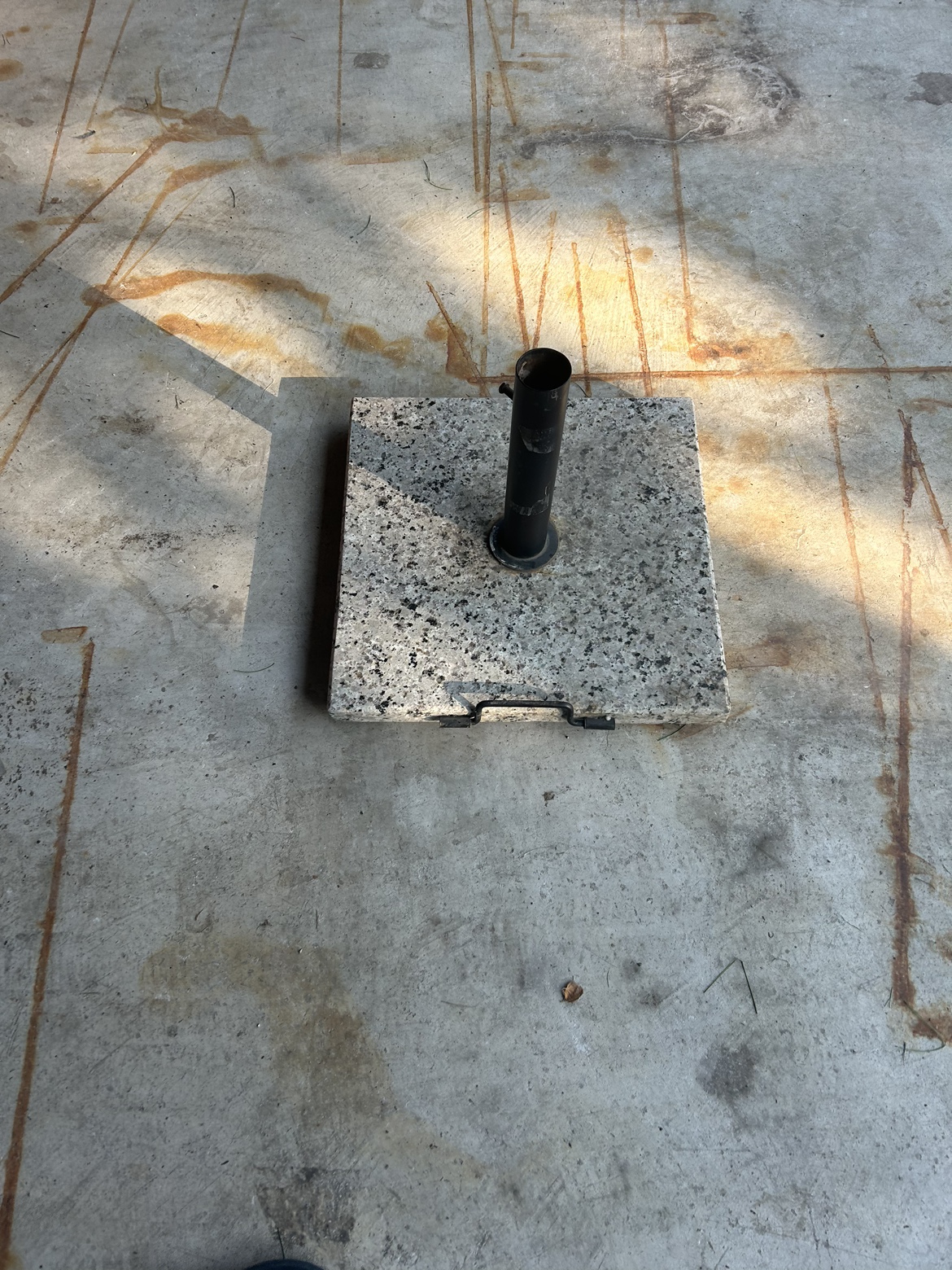 Heavy Duty Patio Umbrella Base on Wheels image indicator(4)