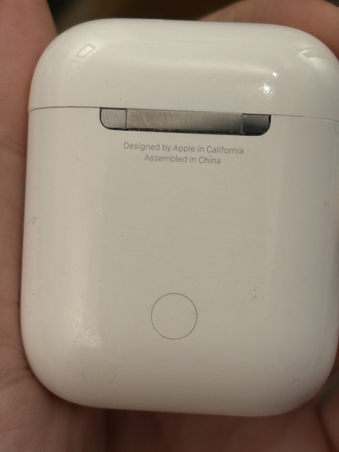 2nd generation Apple AirPods image indicator(2)